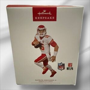 Hallmark Keepsake Ornament 2022, NFL Kansas City Chiefs Patrick Mahomes II - NWT